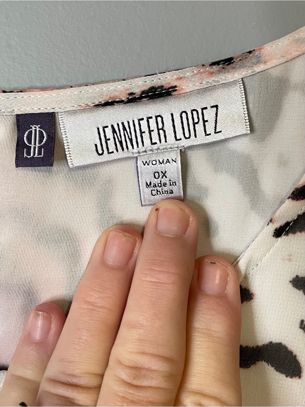 Jennifer Lopez Pink Animal Print Sleeveless Blouse - Picture 3 of 7